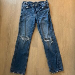 American eagle ripped knee straight leg jeans
